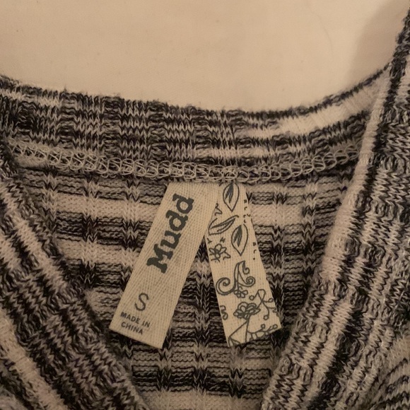 Size small high neck tank top - Picture 2 of 2